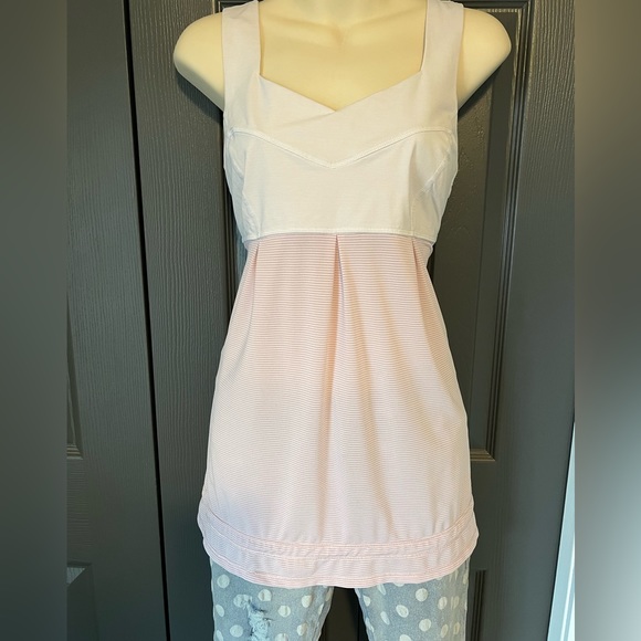 Lululemon tank top Size 10 - Picture 1 of 4